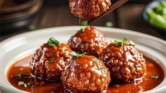 狮子头放葱花毁一切？ 这么拌馅最正宗！