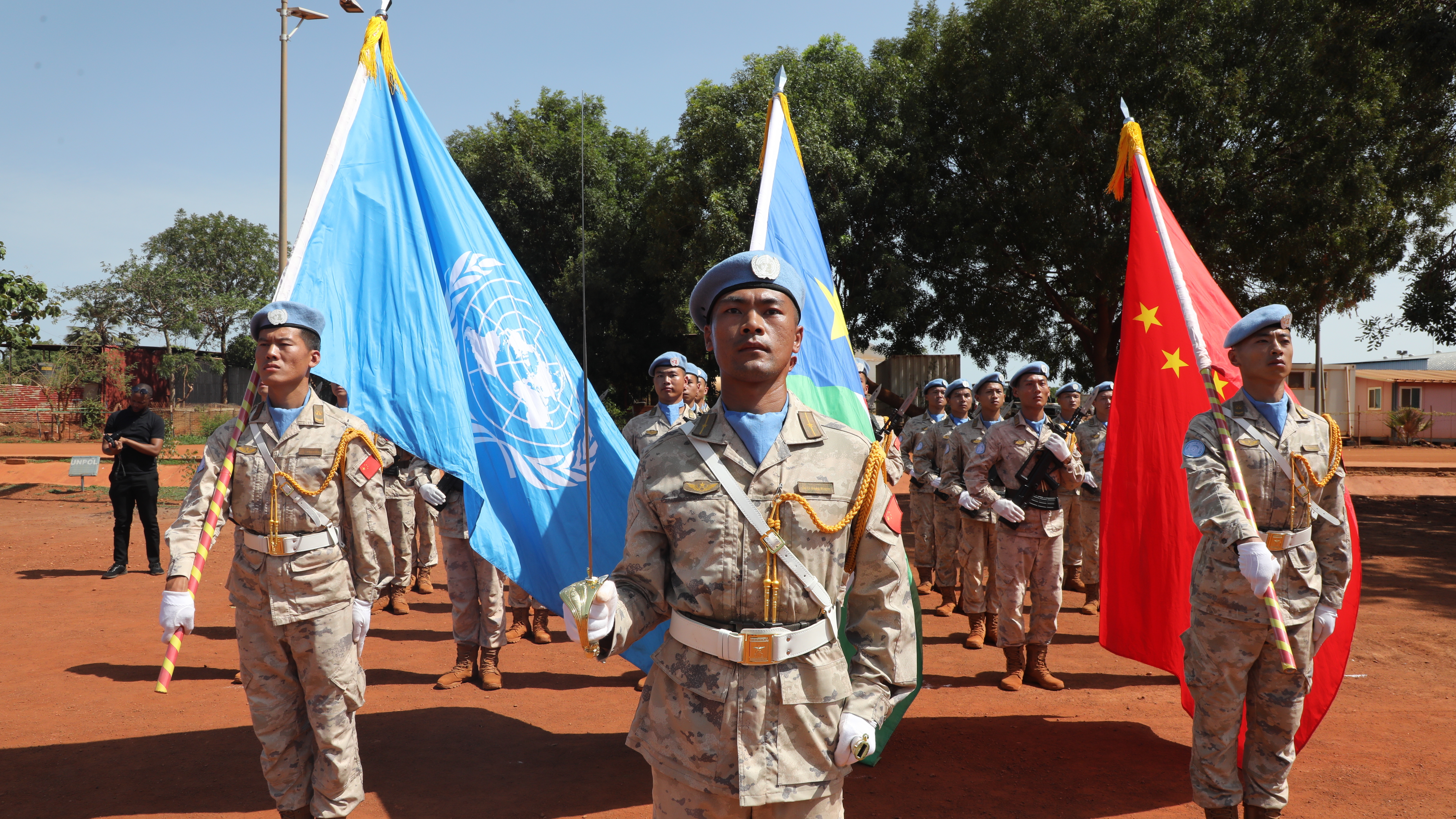 第15批赴南苏丹(瓦乌)维和部队参加联合国维和人员日纪念活动 第15批赴南苏丹(瓦乌)维和部队参加联合国维和人员日纪念活动