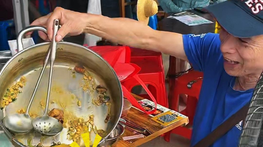 莫氏鸡煲凭实力拿捏“吃货”心,即便暴雨来袭,粉丝热情丝毫不减 莫氏鸡煲凭实力拿捏“吃货”心,即便暴雨来袭,粉丝热情丝毫不减