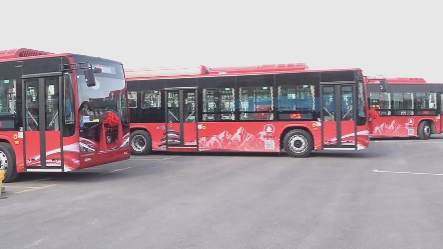 北京两亿元援助和田公交系统提升 165辆智慧公交投用