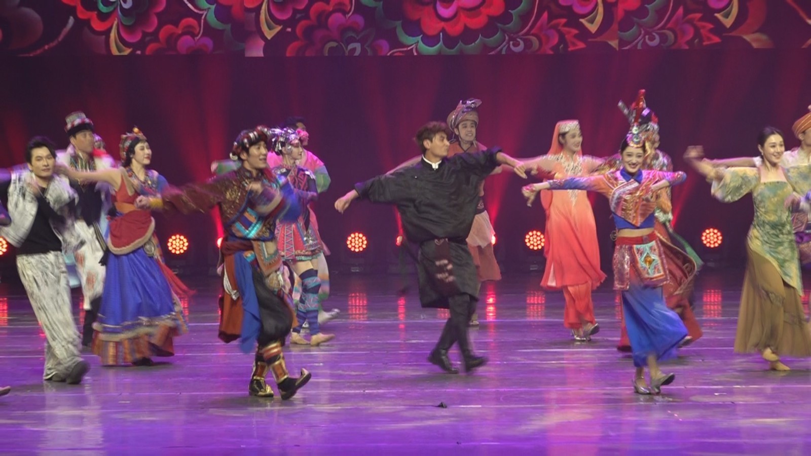 奏响“春日协奏曲” 中央民族歌舞团2025年公众开放日举行 奏响“春日协奏曲” 中央民族歌舞团2025年公众开放日举行