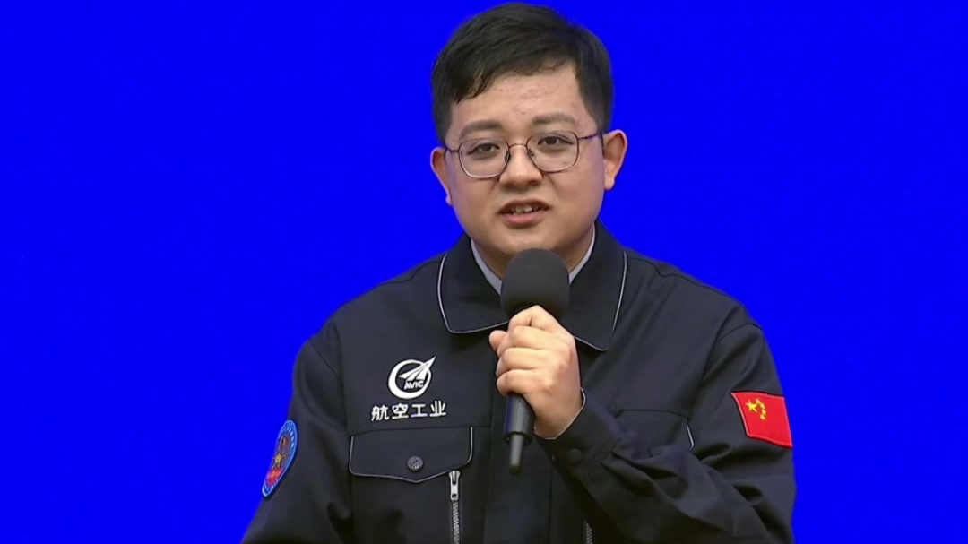 清华学霸攻坚小孔,国产飞机加速起飞,这感觉真棒! 清华学霸攻坚小孔,国产飞机加速起飞,这感觉真棒!