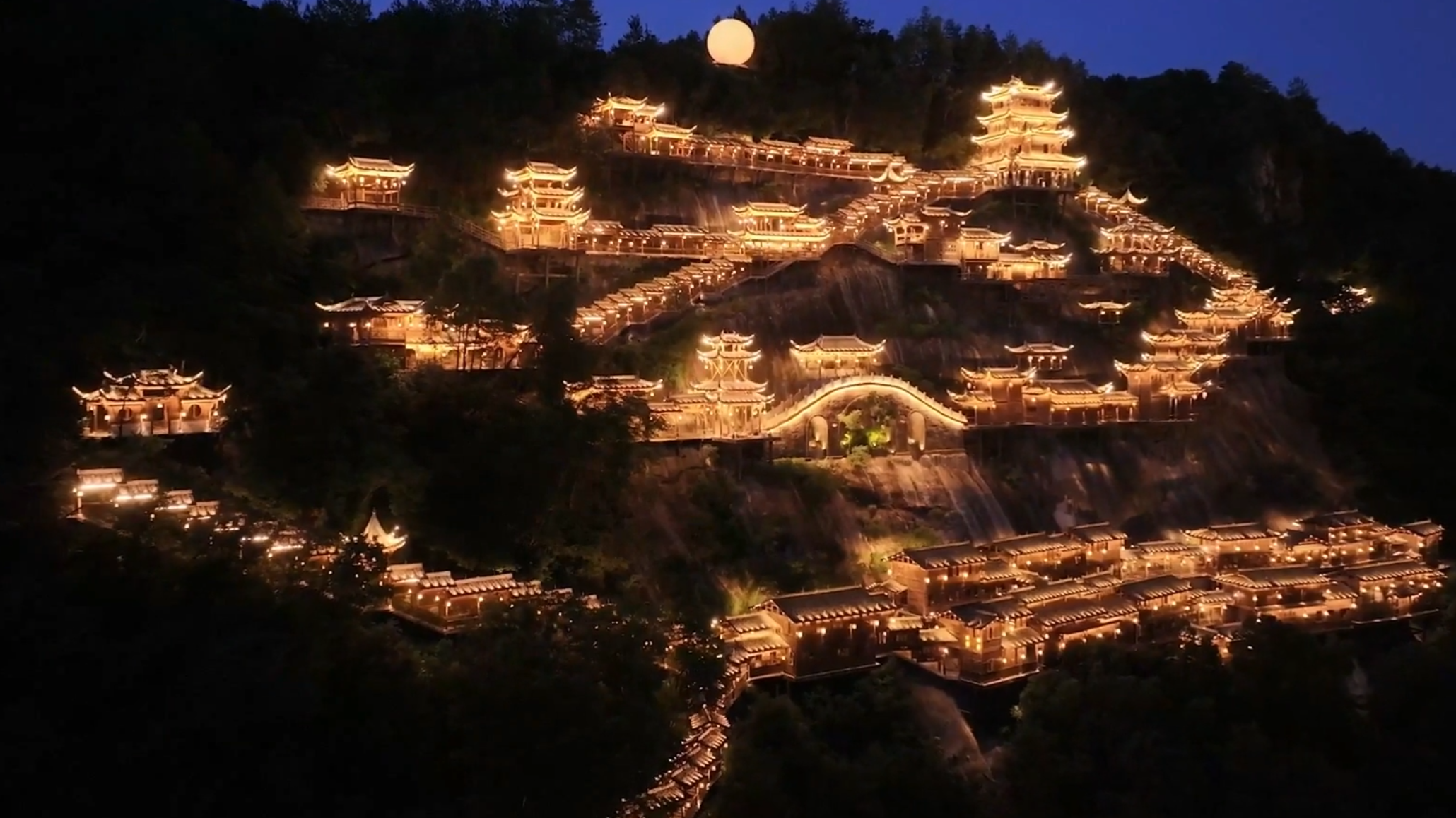 现实版仙侠世界！望仙谷夜如天宫