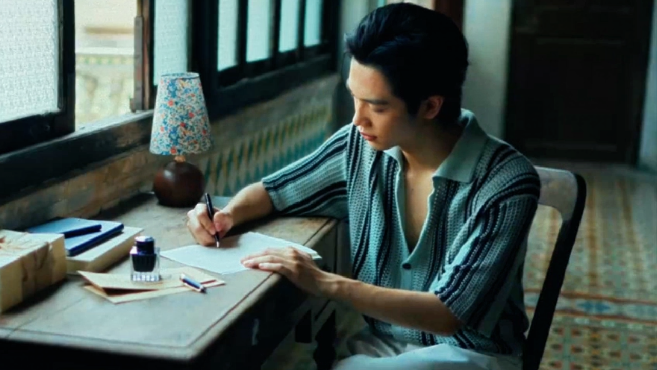 王彦桐解锁《KINFOLK》中文版封面 打造“木生归乡”画面勾起满满回忆