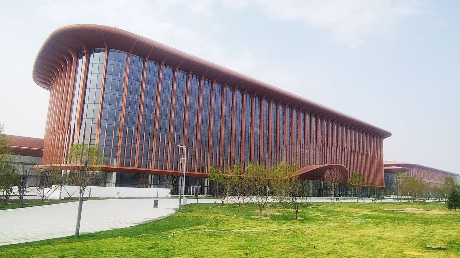 优质履约!新国展二期配套酒店竣工亮相 优质履约!新国展二期配套酒店竣工亮相