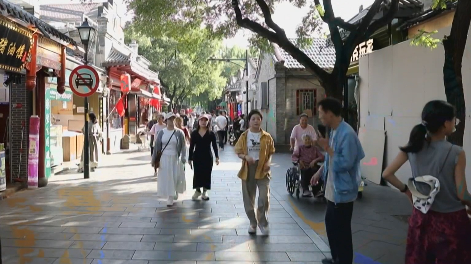 城管部门加强巡查执法 保障城市井然有序