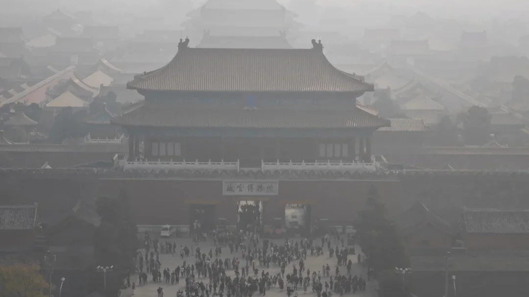 今天早晨有轻雾或雾,能见度不佳,驾车出行注意安全。 今天早晨有轻雾或雾,能见度不佳,驾车出行注意安全。