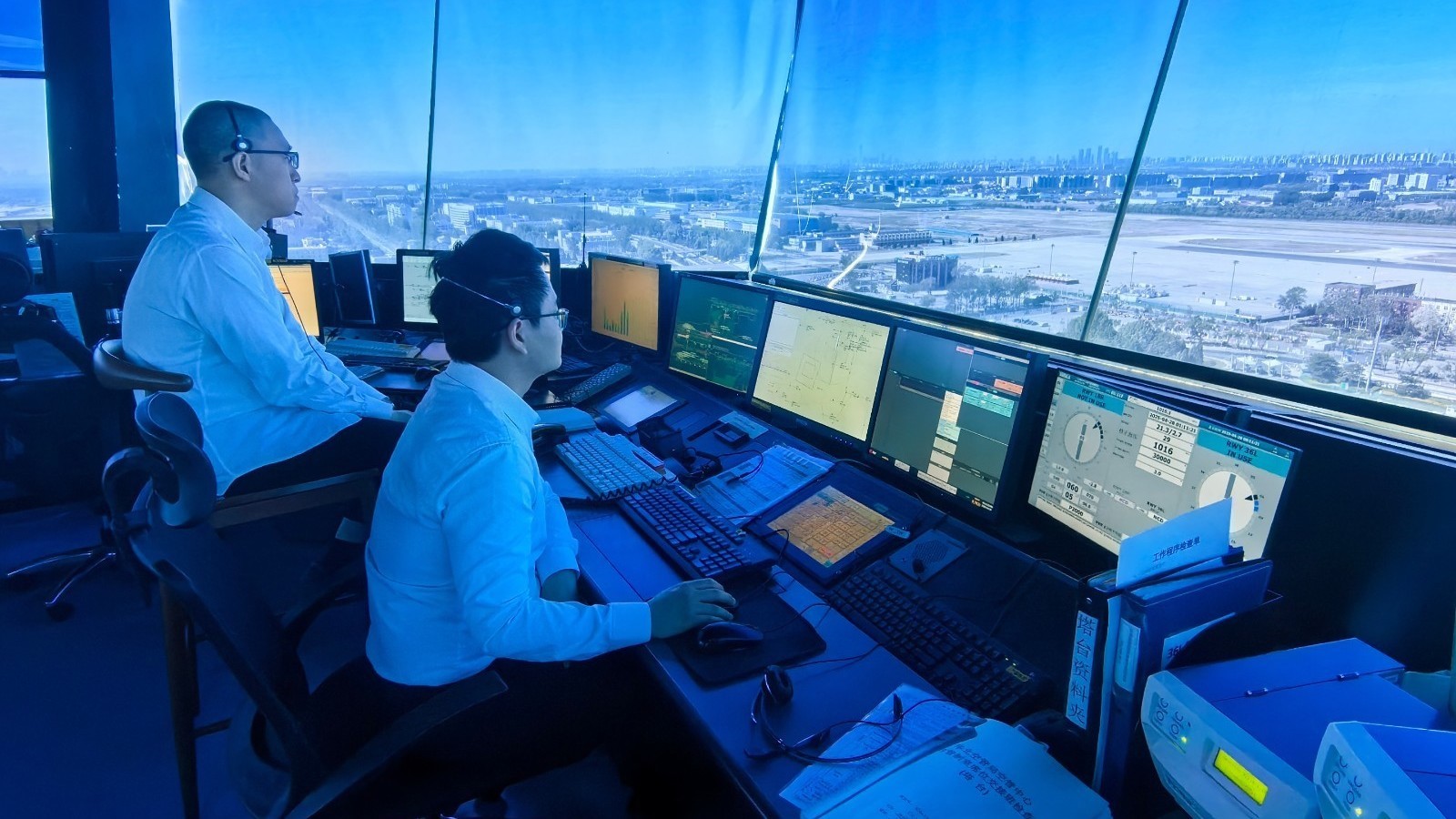 北京两机场五一假期进出港航班10931架次 同比增长8% 北京两机场五一假期进出港航班10931架次 同比增长8%