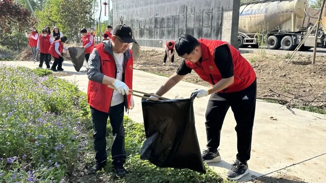 清洁“净”行时,扮靓家园焕新颜!房山区持续开展“周末卫生日”活动 清洁“净”行时,扮靓家园焕新颜!房山区持续开展“周末卫生日”活动