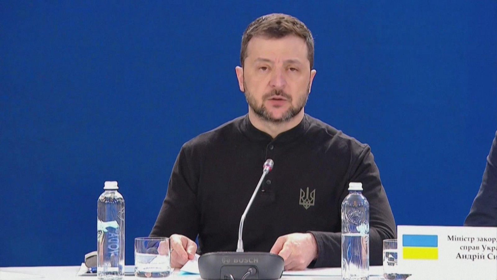 泽连斯基：须以“实力”求和平 愿与俄交换全部被俘人员