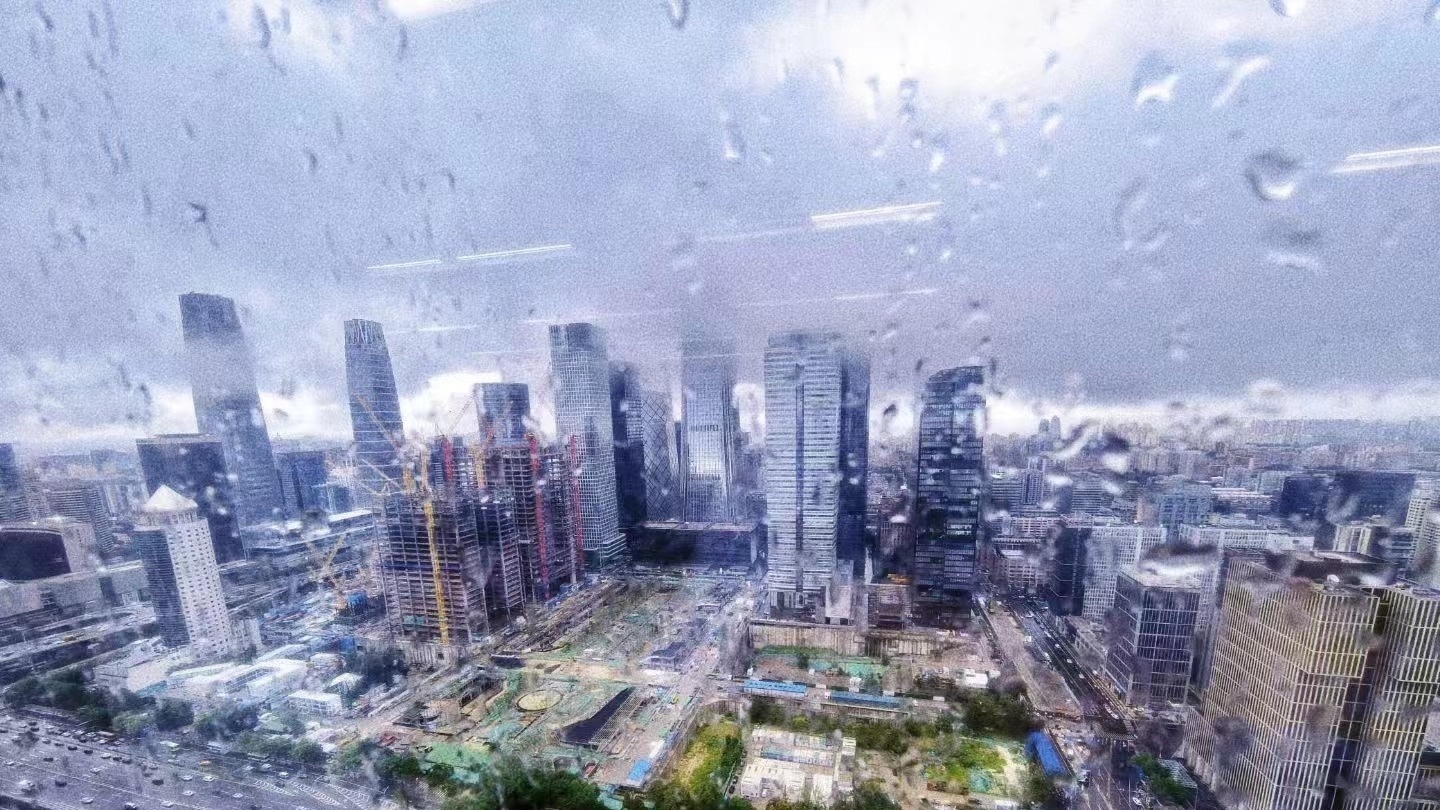 最高气温31℃ 还是有雨 出门带伞