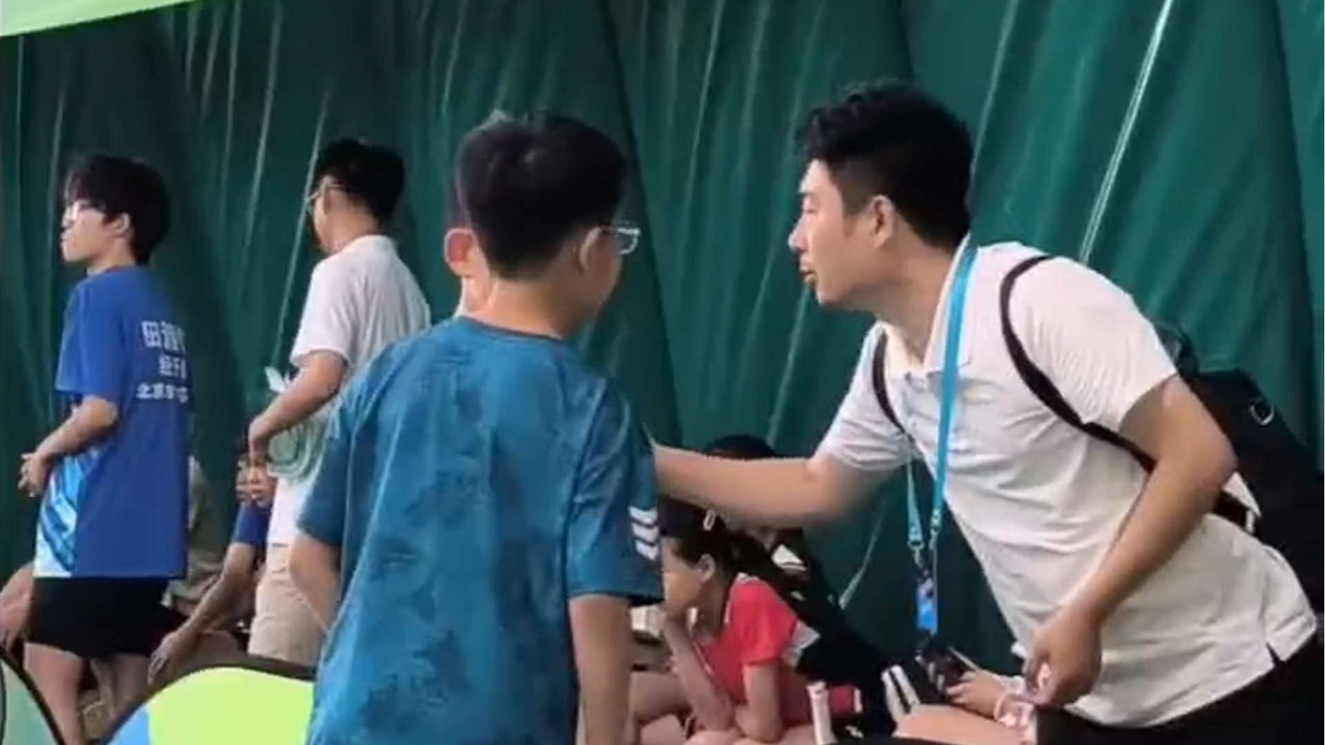 恰时代少年丨看 10 后小将在羽球场上点燃青春