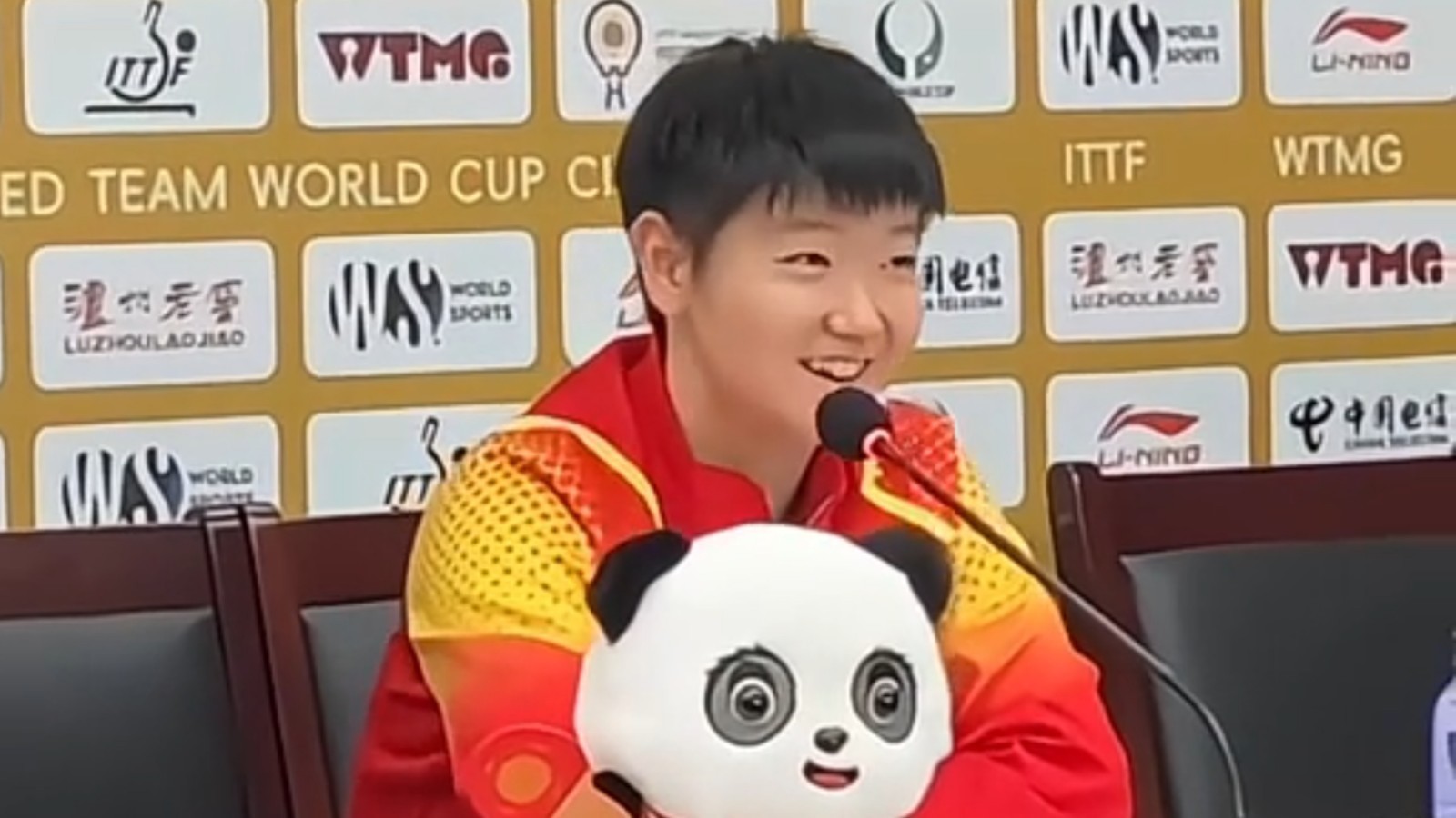 关于新签名没有孙只有莎，孙颖莎回应“都签！两个都签”