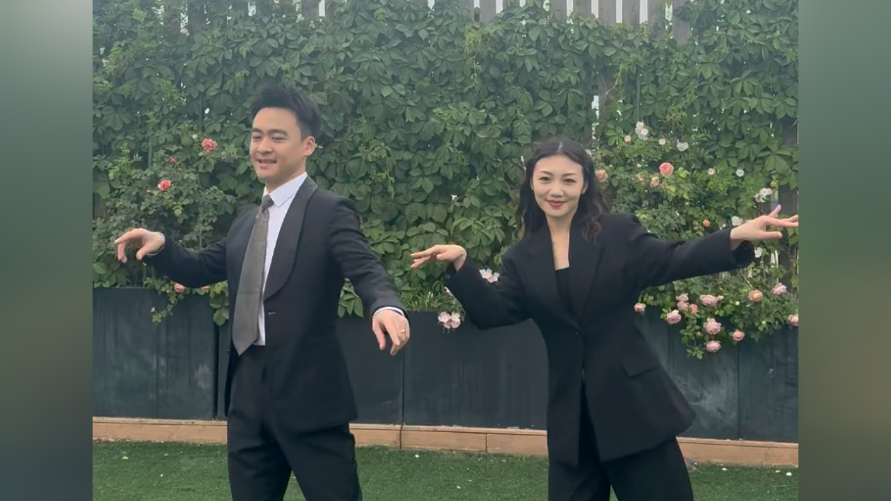 “划水二人组” 终于合体交上了“舞蹈作业” “划水二人组” 终于合体交上了“舞蹈作业”