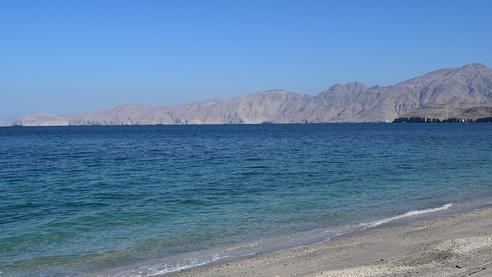 外交部:近日中方有三艘船舶过航霍尔木兹海峡 外交部:近日中方有三艘船舶过航霍尔木兹海峡