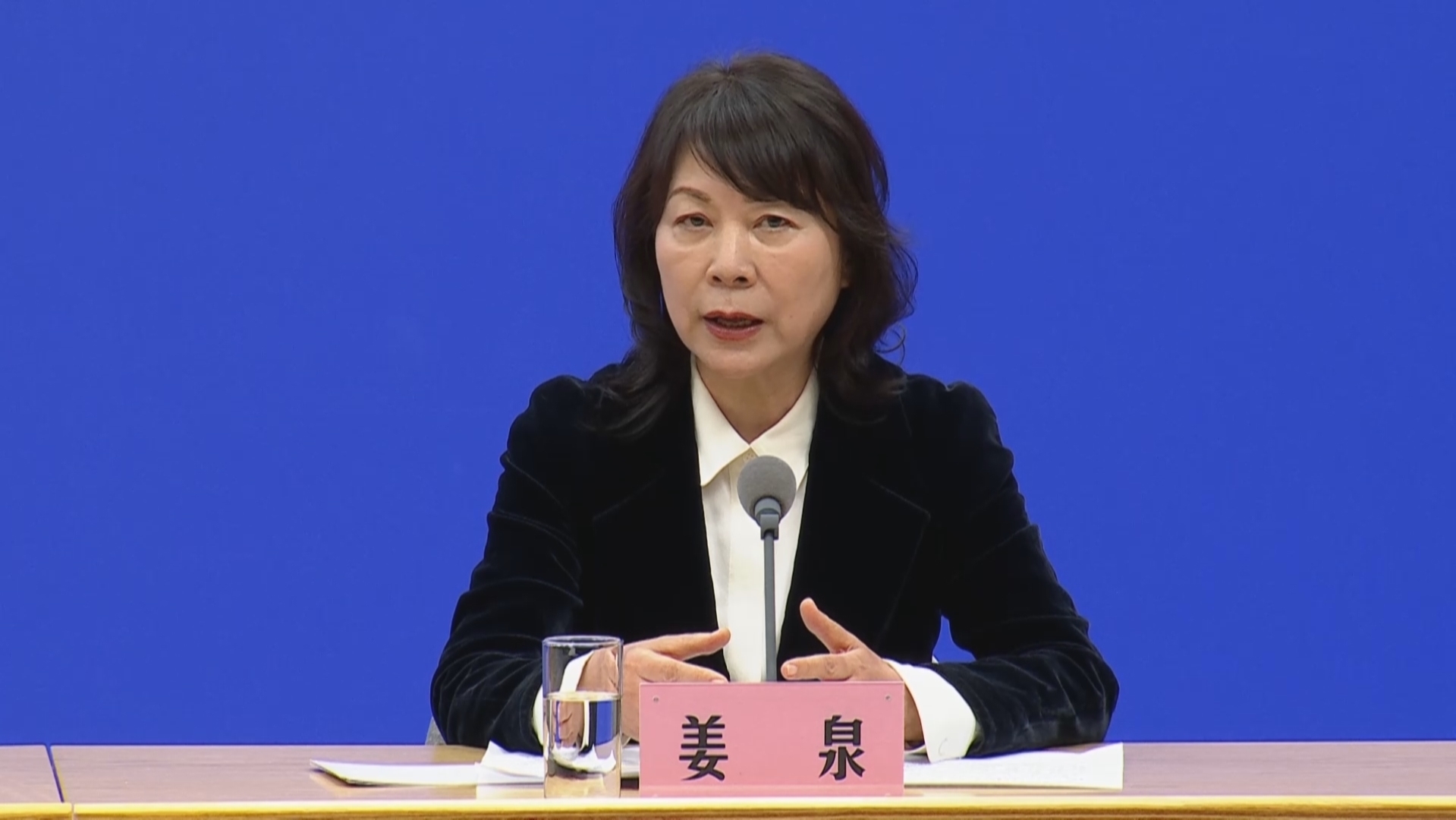 卫健委:解读“猫冬”误区:久坐不动≠科学藏阳 冬季养生藏而不滞 卫健委:解读“猫冬”误区:久坐不动≠科学藏阳 冬季养生藏而不滞