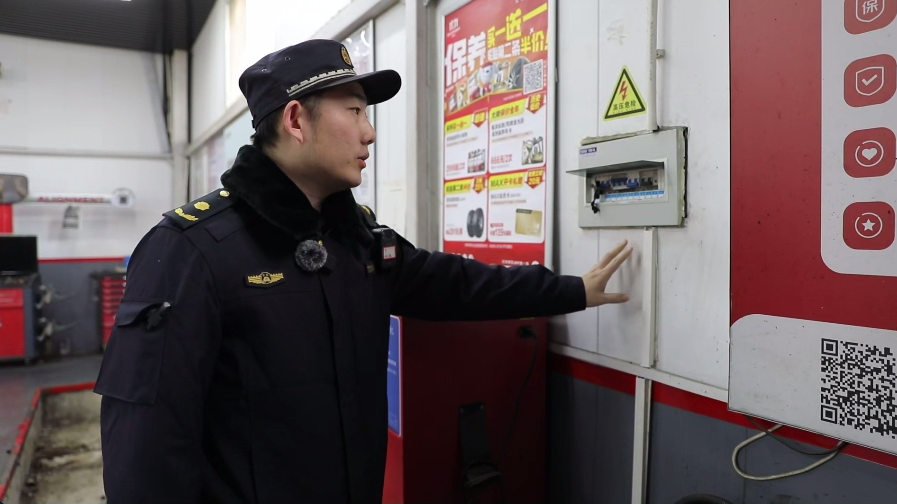 铁路沿线拆违!东城永定门外消除安全隐患 铁路沿线拆违!东城永定门外消除安全隐患