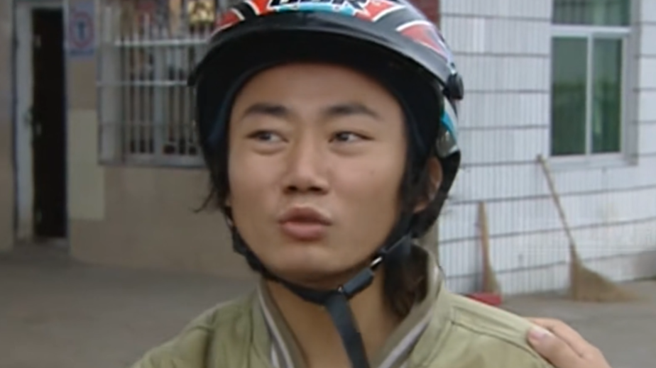 2006年记者采访怀化小伙张雪完整版:有梦想就去追!因为勇敢,我的人生更精彩! 2006年记者采访怀化小伙张雪完整版:有梦想就去追!因为勇敢,我的人生更精彩!