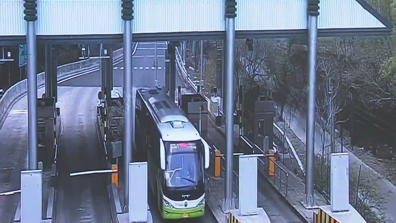 今日交通运行平稳 将根据大风预警变化及时调整轨道线路运营