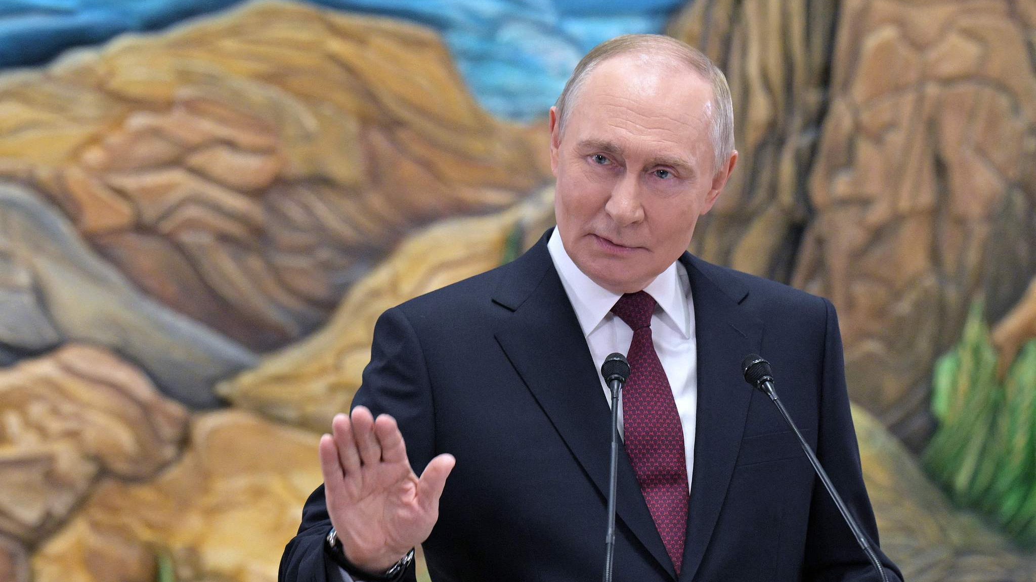 普京：与乌克兰现领导层谈判无实际意义