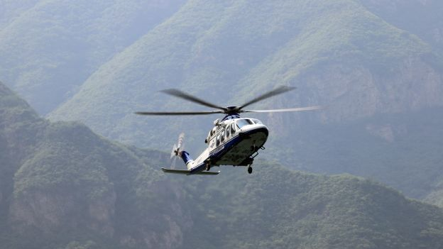 北京警方警用直升机清明假期执行空中巡逻飞行任务