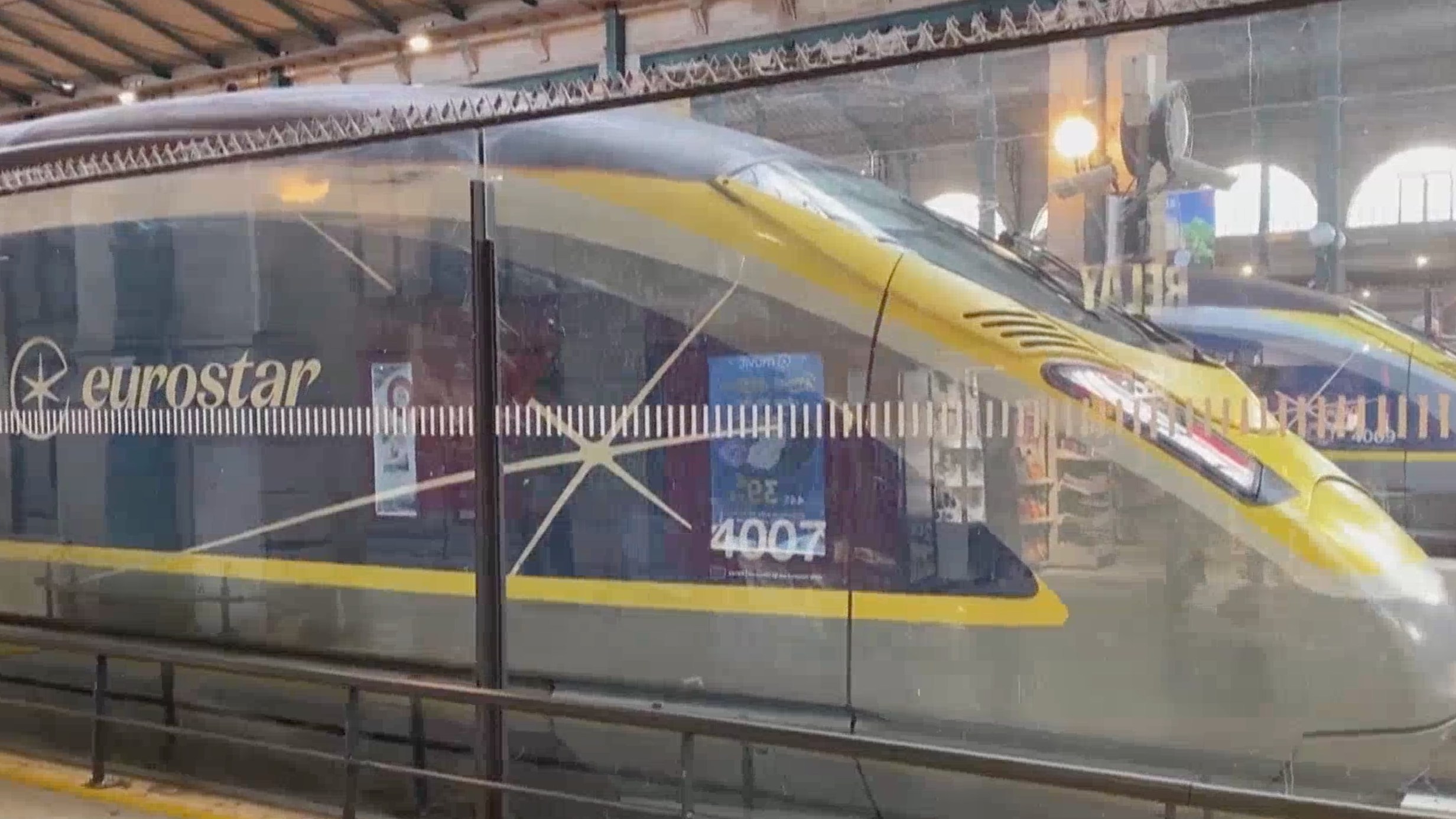 欧洲之星列车故障致约800名乘客被困英吉利海峡隧道 欧洲之星列车故障致约800名乘客被困英吉利海峡隧道