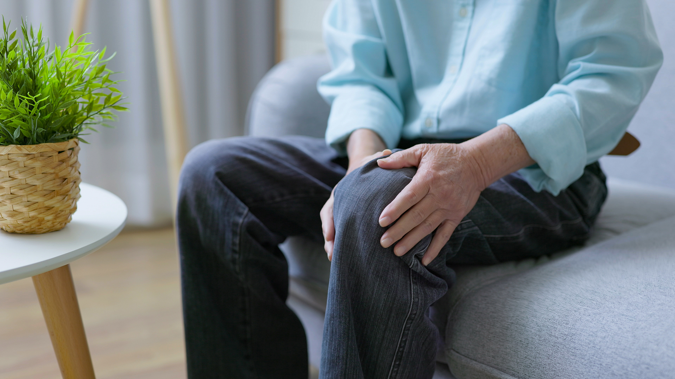 辟谣丨世界关节炎日丨这8个习惯最伤膝关节