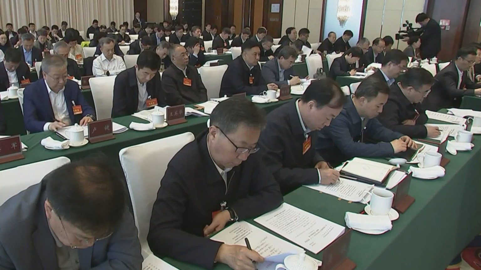 京津冀党政主要领导召开座谈会 深入贯彻习近平总书记重要讲话精神 京津冀党政主要领导召开座谈会 深入贯彻习近平总书记重要讲话精神