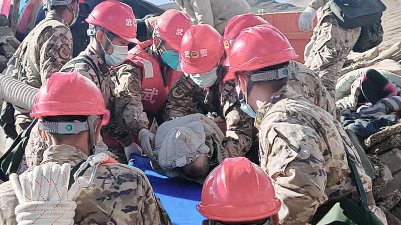 西藏定日县6.8级地震 灾后第一晚受灾群众怎么过? 西藏定日县6.8级地震 灾后第一晚受灾群众怎么过?