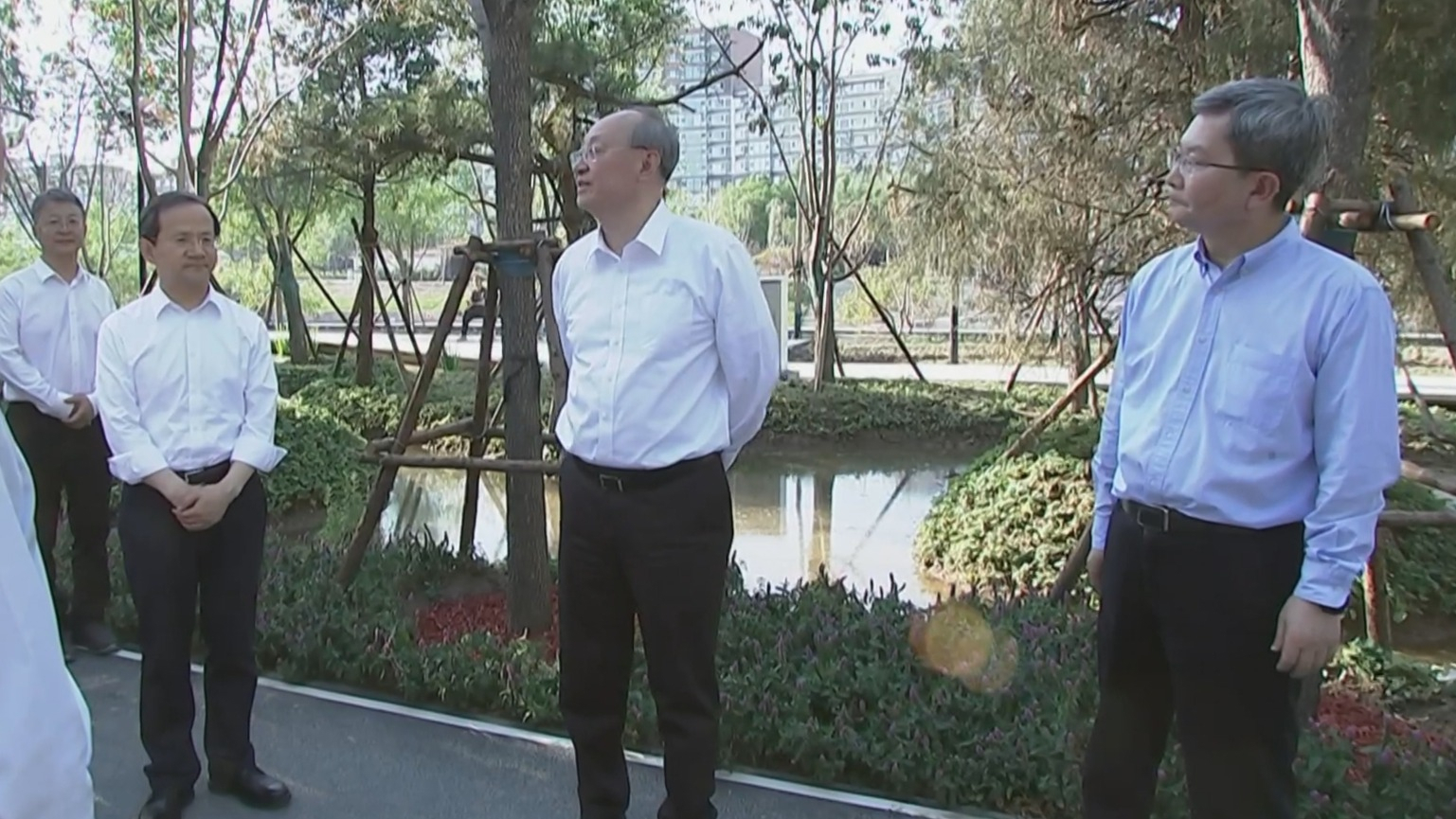 尹力强调 坚持生态优先绿色发展 建设人与自然和谐共生的美丽北京