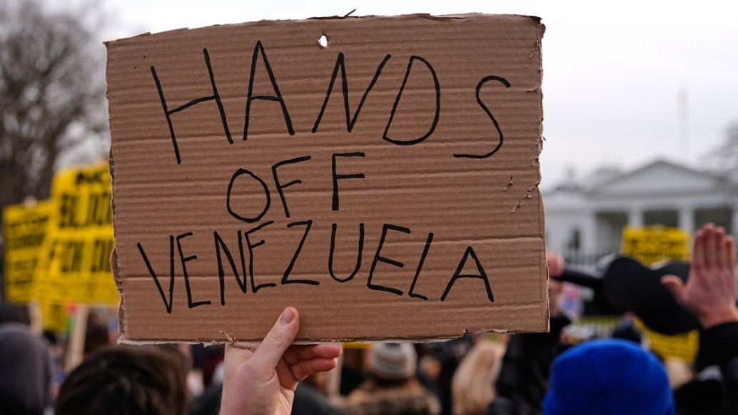 特朗普一天之内威胁多国,被指“将世界带入地缘政治的蛮荒西部” 特朗普一天之内威胁多国,被指“将世界带入地缘政治的蛮荒西部”