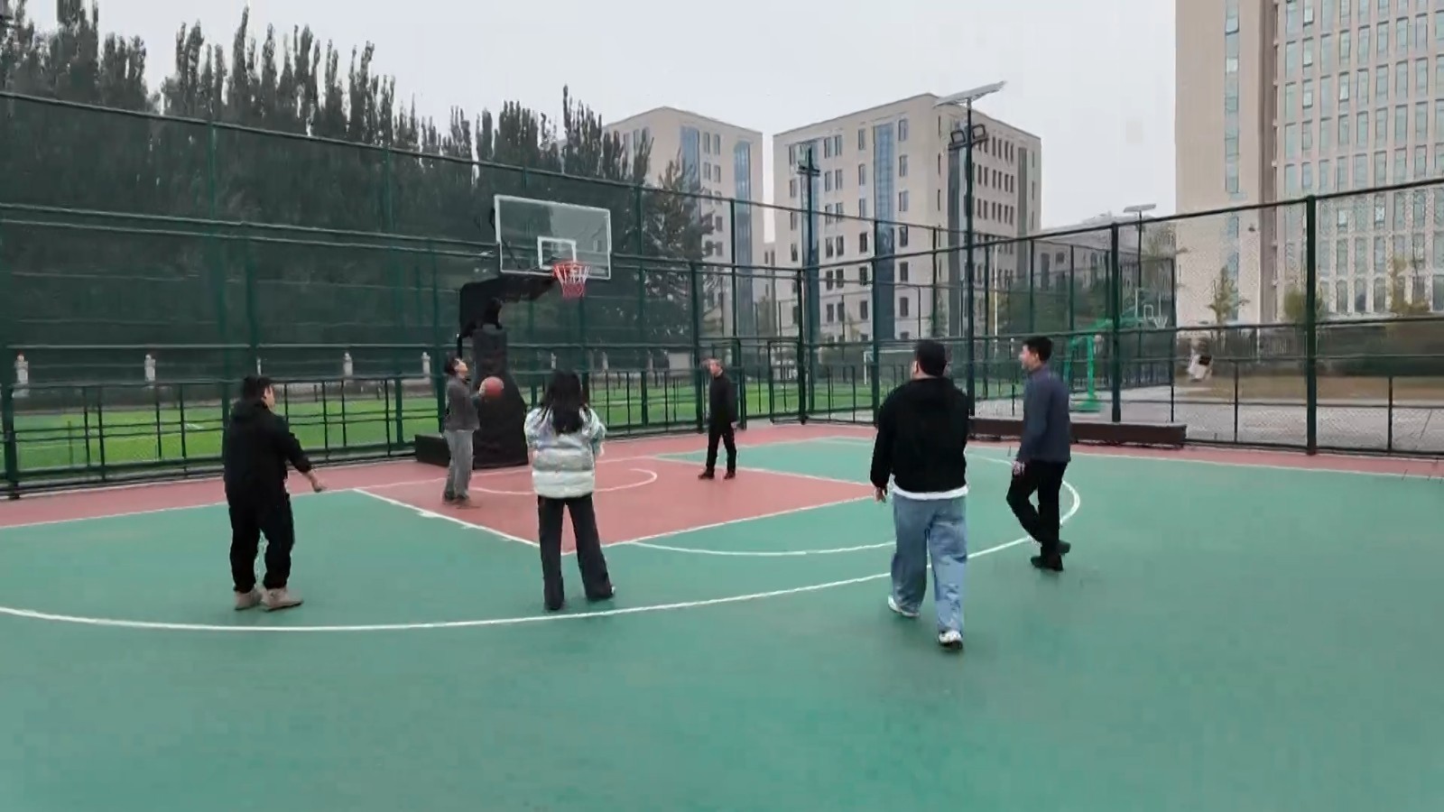 政企共建，活力共享！HICOOL园区球场开放，错峰安排让运动更自由