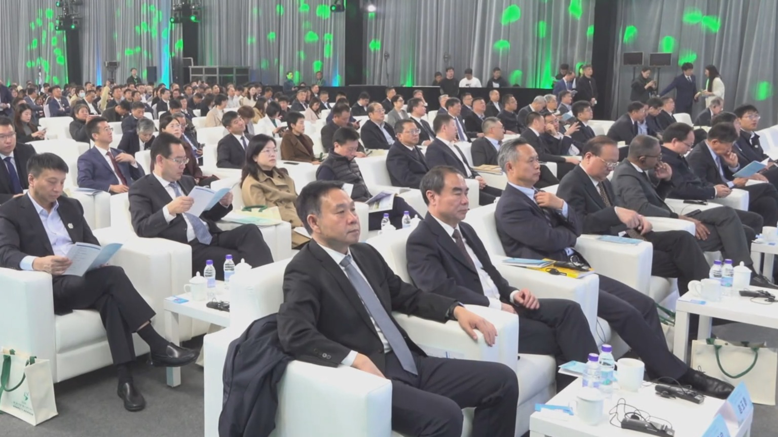 聚焦北京城市副中心丨2024年北京城市副中心绿色发展论坛开幕