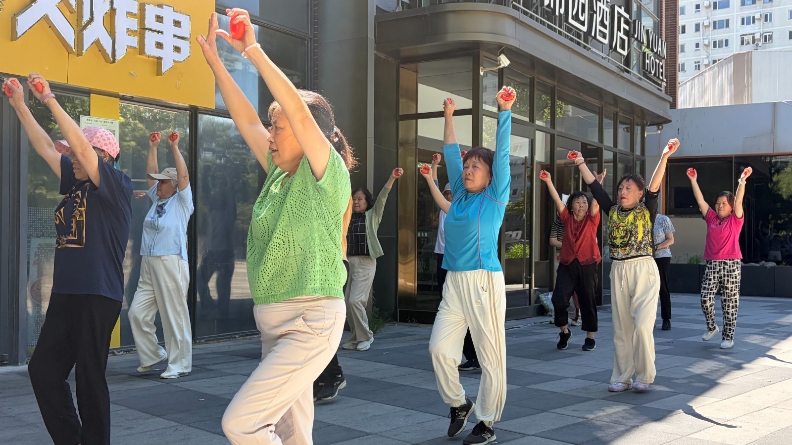 康都议聚民智 共建和美康都家——“红色经纬·康都三+”引领协商议事，绘就宜居活力社区新画卷