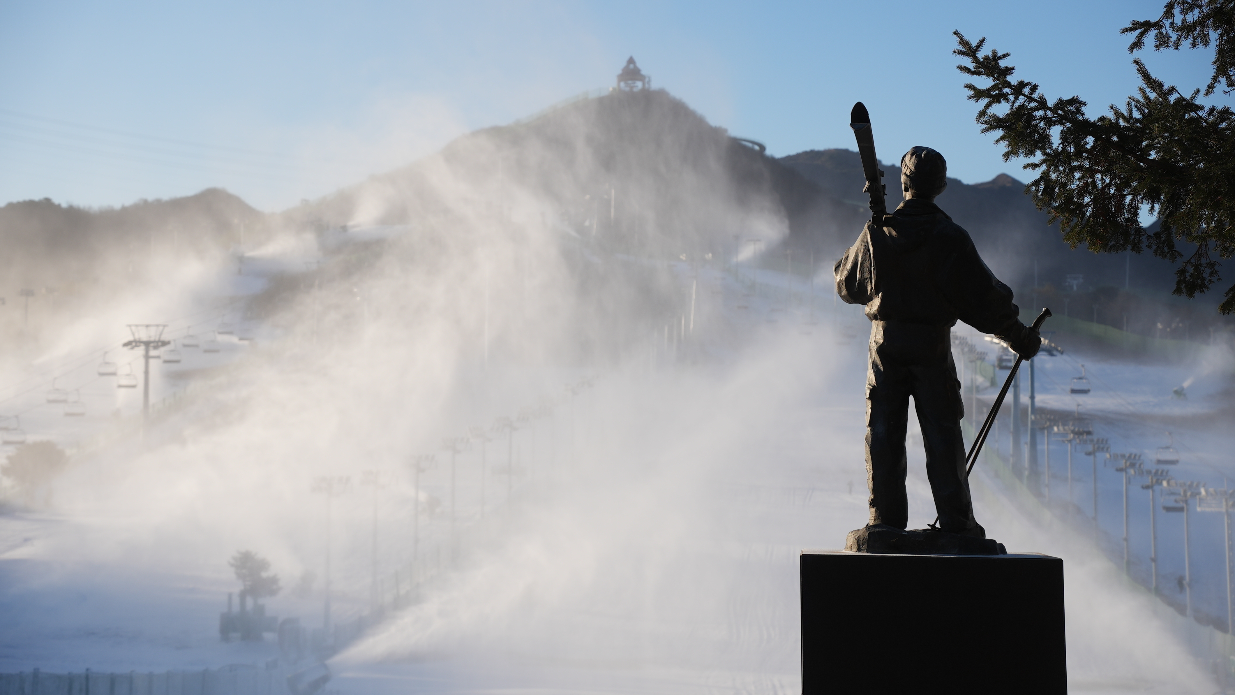 开炮了造雪了!气温下降 各滑雪场造雪忙 开炮了造雪了!气温下降 各滑雪场造雪忙