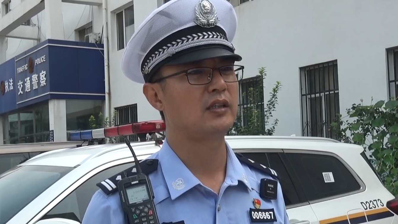 雨夜,孕妇即将分娩!北京交警:风里雨里我们送你! 雨夜,孕妇即将分娩!北京交警:风里雨里我们送你!