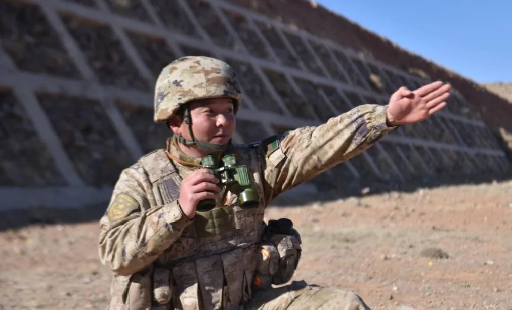 来自天狼突击队的侦察尖兵 来自天狼突击队的侦察尖兵