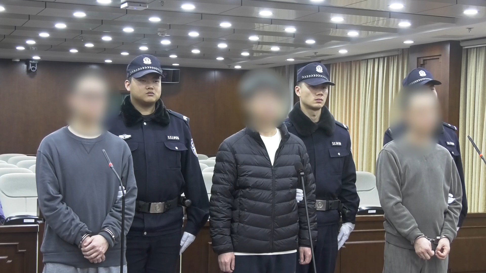 收购奢侈品藏猫腻 庭审揭开“到手刀”内幕 收购奢侈品藏猫腻 庭审揭开“到手刀”内幕