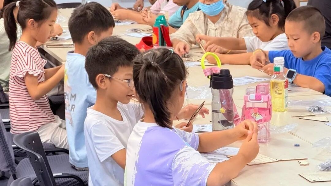 尚家楼社区开展青少年暑期活动——以手作邂逅音律,丰富辖区少年缤纷暑期时光 尚家楼社区开展青少年暑期活动——以手作邂逅音律,丰富辖区少年缤纷暑期时光