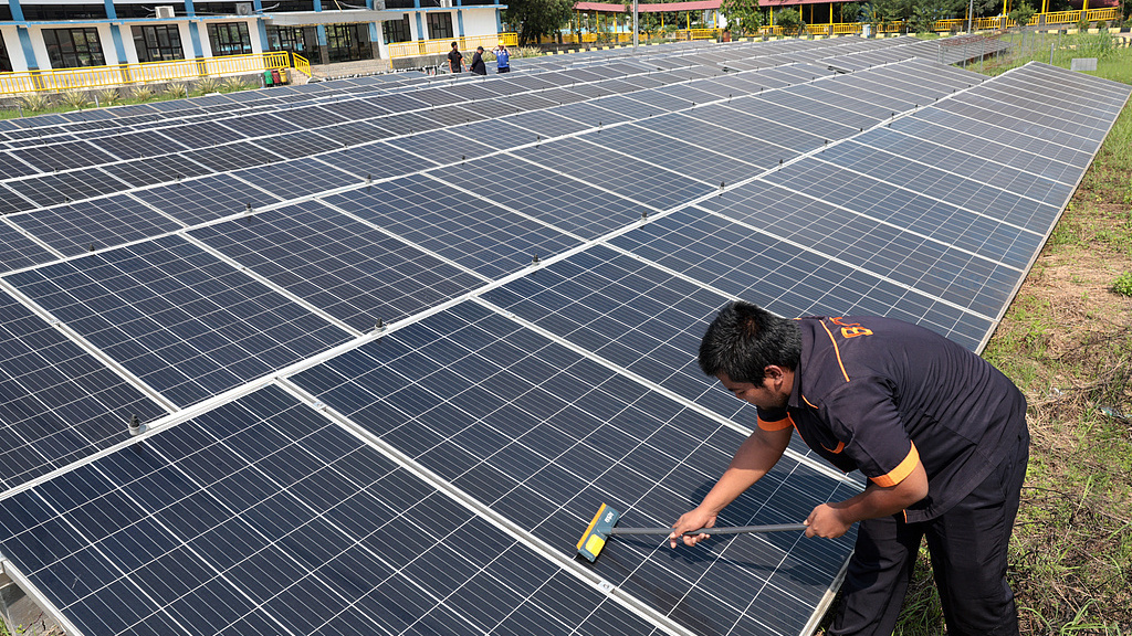 印尼政府说正加快清洁能源利用以保障能源安全