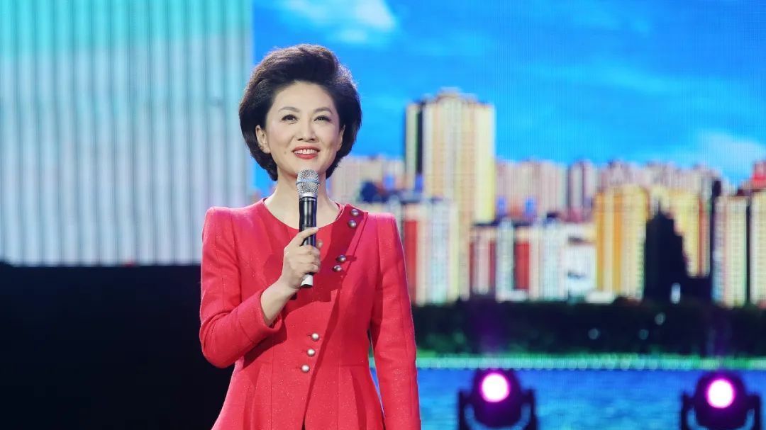 著名主持人海霞,有新身份! 著名主持人海霞,有新身份!