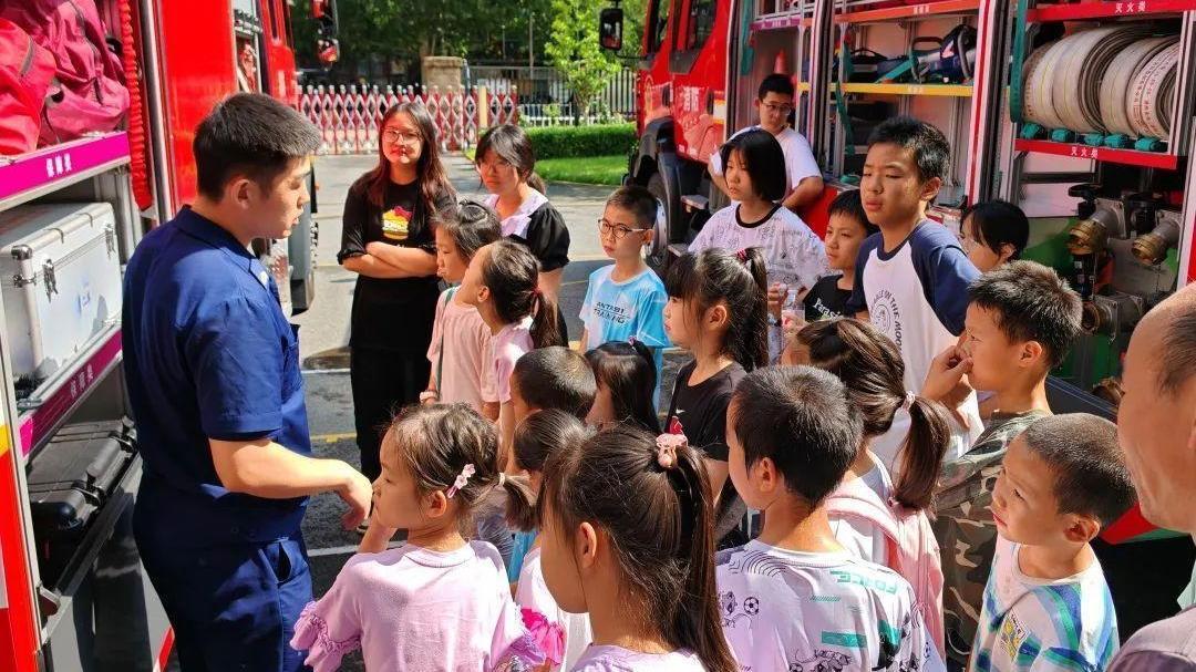 “沉浸式”学消防!太阳宫青少年解锁 “安全新技能” “沉浸式”学消防!太阳宫青少年解锁 “安全新技能”