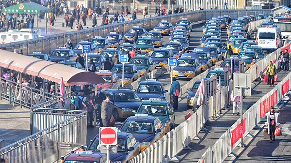 北京各条高速今天下午迎返京高峰!部分路段已排队 北京各条高速今天下午迎返京高峰!部分路段已排队