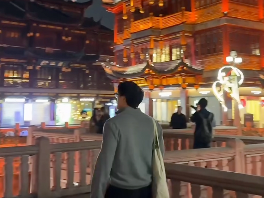泰国博主初次来到中国就被深深吸引_北京时间