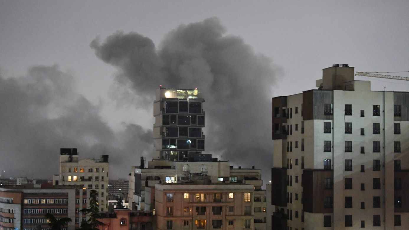 伊朗:美国边打边声称要谈判“不可容忍” 伊朗:美国边打边声称要谈判“不可容忍”