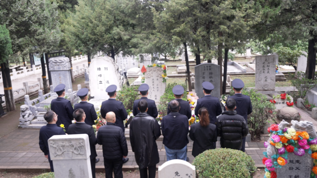 吴石前辈,这次我们和他一起来看您! 吴石前辈,这次我们和他一起来看您!