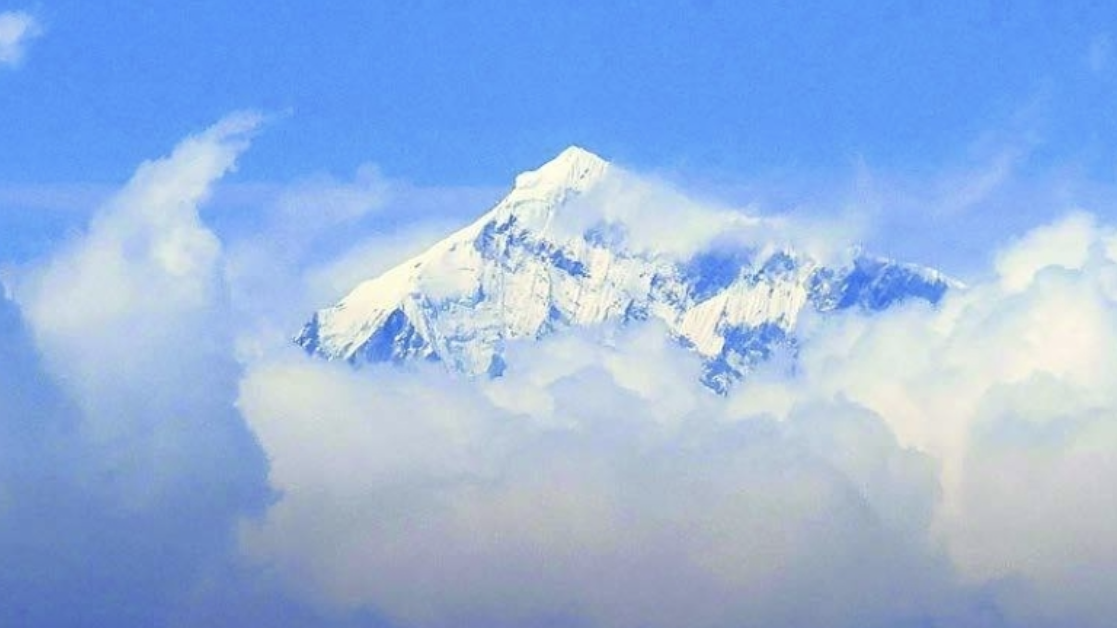 每人4000美元 尼泊尔拟征收珠峰垃圾清理费