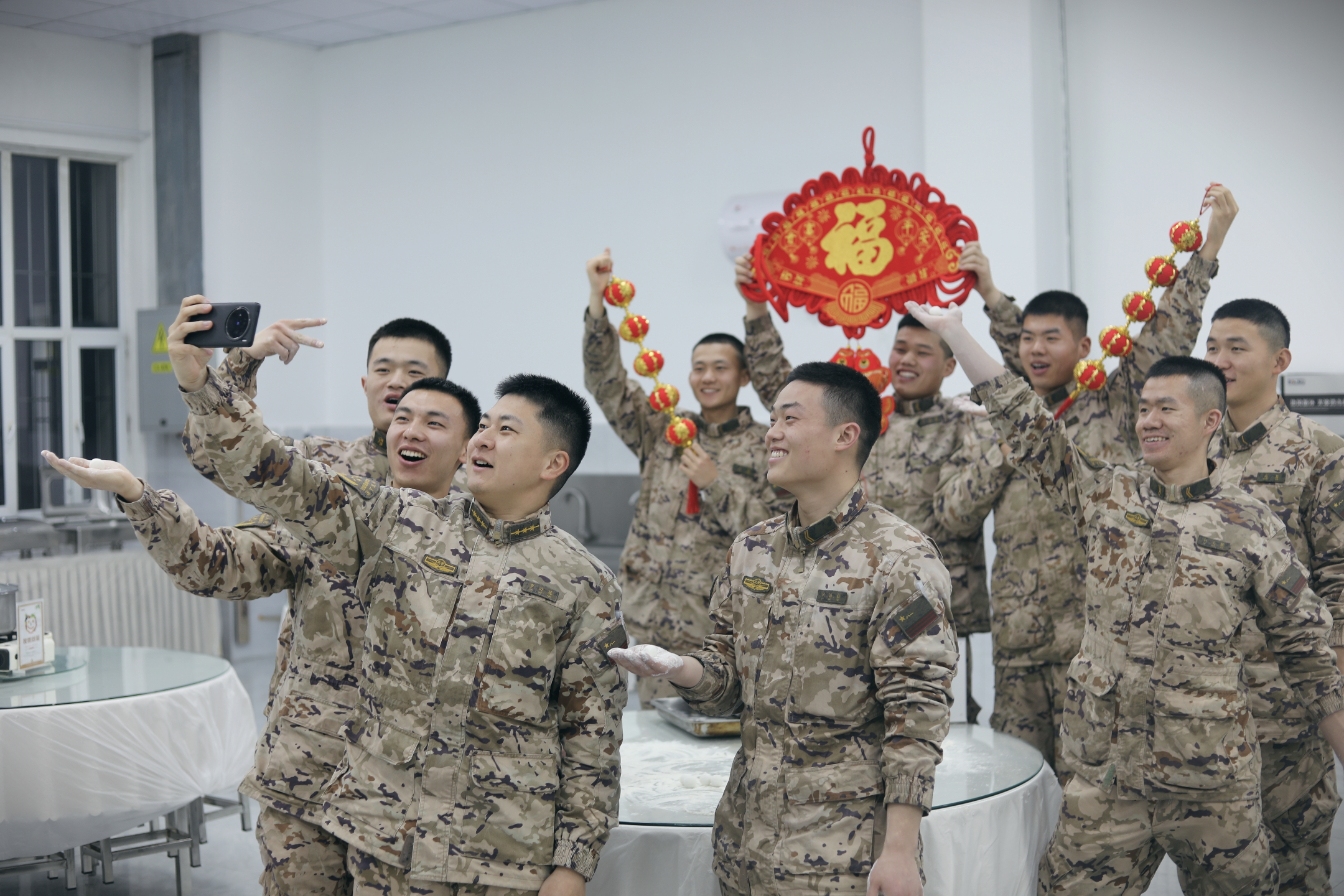 军营元宵味正浓兵心向战启新程