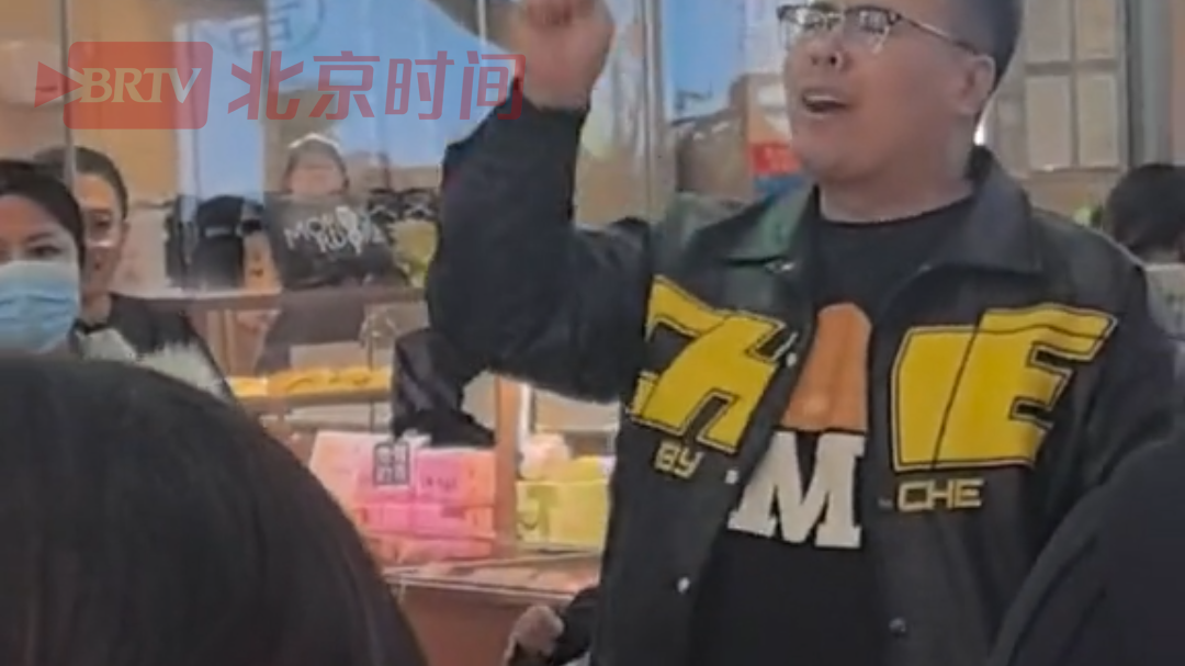 疑用餐遭歧视网红夫妇发布声明要退网 曾晒检查单驳斥“菜花”传闻