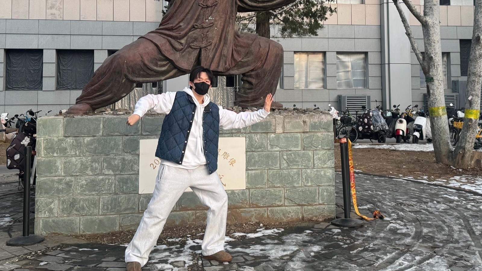 王楚钦在个人社媒发布个人生活碎片：“最近的走走停停”